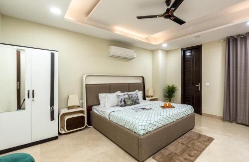 Dariyaganj Apartment | Homlee-Virasat 3BHK Flat Central DEL-Lift-Parking