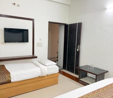 Taj Ganj Hotel | Hotel The Golden Bird