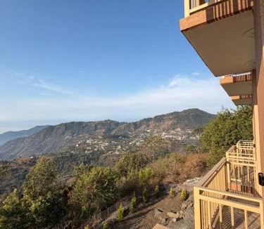 Bhimtal Hotel | Dual Lake