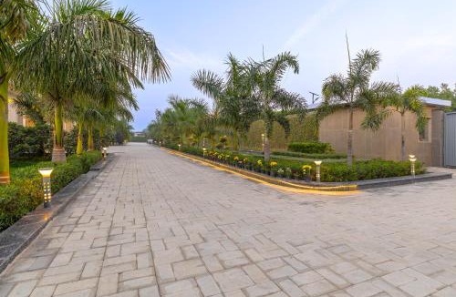 Delhi Villa | ELIVAAS Signature Levante farms
