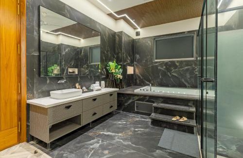 Delhi Villa | ELIVAAS Signature Levante farms
