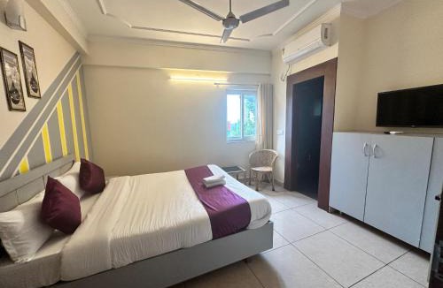 Bullawala Hotel | Hotel Clover Inn malsi