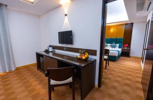 Uttara Hotel | Crystal Heritage Inn