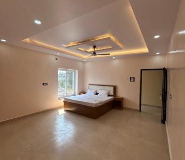 Seraikela Hotel | B N Palace