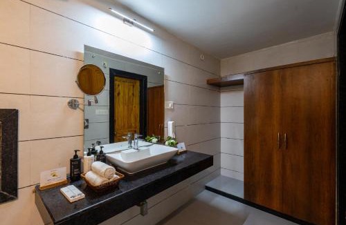 Village Hokra Villa | Alaya Stays Krishna Serenity Villa Pet-friendly 7-BHK Farmhouse with Pool, Gazebo and Garden