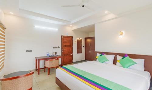 Alwaye Hotel | Treebo Amigos Residency - 500M From Cochin Airport