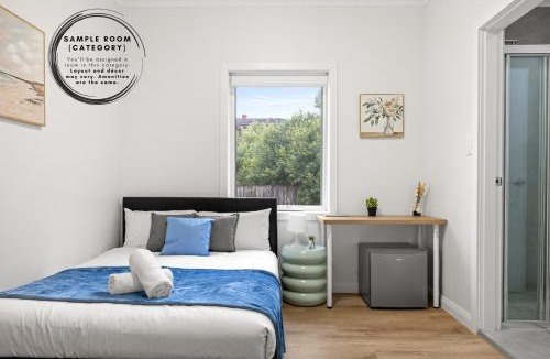Matraville House | Inviting Double Room with Ensuite Bath Sunlit Comfort at Matraville - Shared Kitchen