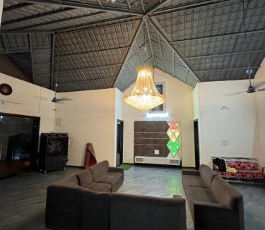 Bhopal House | Infinity farm and garden