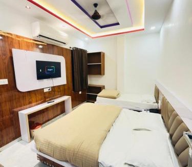 Nathdwara Hotel | HOTEL CHANDRA DEV 966o9o1oo6 just 350mtr from shreenathji temple 5min away By SK