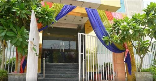 Kaushambi Hotel | Hotel samrat