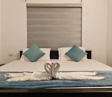 Aryad South Hotel | Whitefort Family Villa Alleppy-Homestay