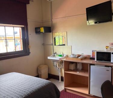 Sutherland Hotel | Boyles Hotel