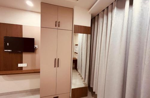 Gaya Hotel | BB Hotel and Banquet Hall