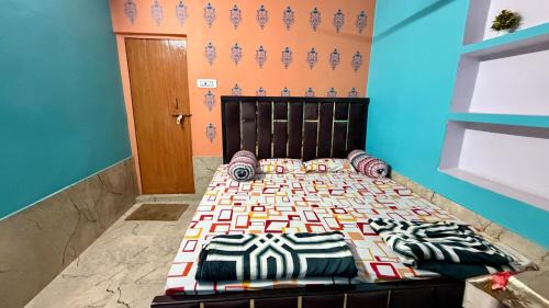 Varanasi Cabin | Tandon Lodge On The Ganga Ghat Homestay