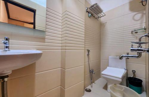 Dharmatala Hotel | Hotel Raunak