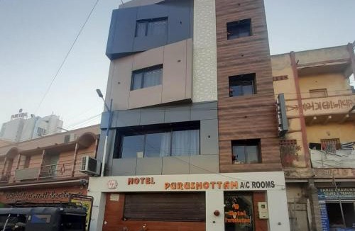 Dwarka Hotel | Hotel Purushottam