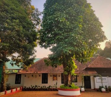 Perumbaikad House | Akkara Homestay
