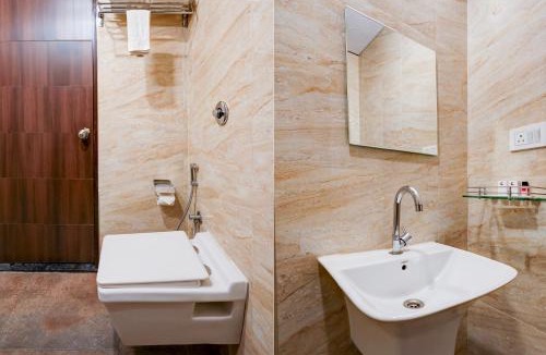 Krishnarajapura Hotel | Super Townhouse Oak Mahadevapura Opposite Phoenix Mall Formerly Grand Wilton Inn