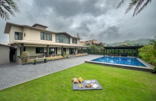 Kune N.m. Villa | SaffronStays Three Palm Villa -7-BR villa with pool, jacuzzi, gazebo bar & lawns for celebrations in Lonavala