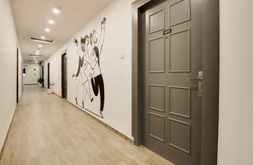 Ameerpet Hotel | Super Townhouse 359 Begumpet Near Hyderabad Central