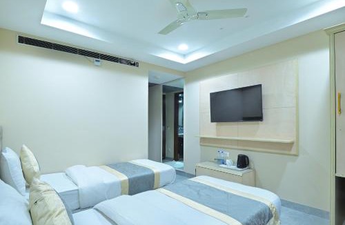 Paharganj Hotel | Hotel Sapphire House - 3 Mins Walk from Metro and 5 Mins from New Delhi Railway Station