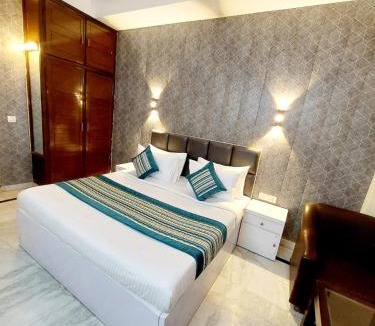Green Park Hotel | Hotel Khusbu Residency, Green Park Market, South Delhi
