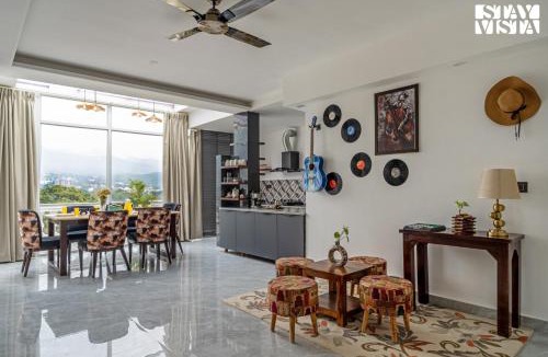 Bigha Apartment | StayVista at The Crystal Crest with Jacuzzi and BBQ