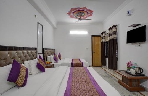 Paharganj Hotel | Hindustan By Backpackers Heaven - Traveller's Choice Award 2023-24-25-26 Best of Best Winning Hotel
