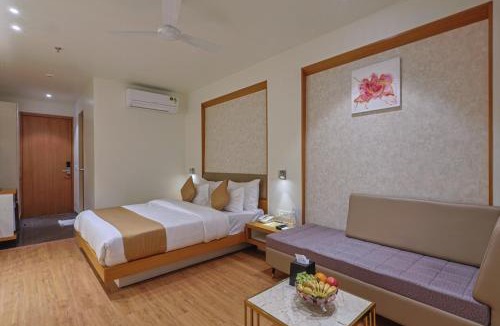 Sayajiganj Hotel | HOTEL SERA, Vadodara
