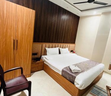 Allahabad Hotel | Goel Villa and Hotel