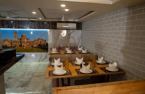 Sayajiganj Hotel | Hotel Pravasa Stay