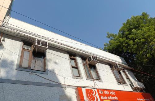 Jangpura House | Super Residency - Near Nizamuddin Railway Station