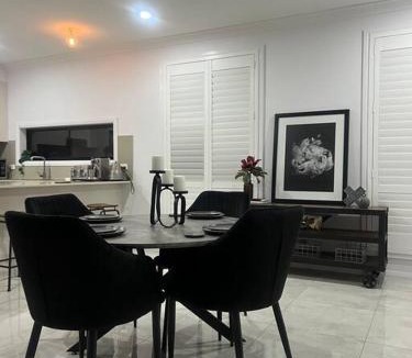 Campbelltown House | Spacious family home
