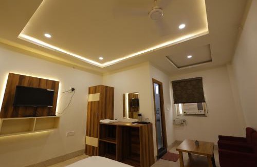 Mathura Hotel | Silver Oaks Inn