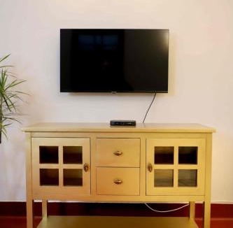 Dharmatala Apartment | Beautiful Heritage Home walking to Park Street