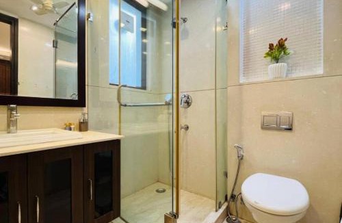 Safdarjung Enclave Apartment | BluO 4BHK Safdarjung Enclave - Lift & Balcony