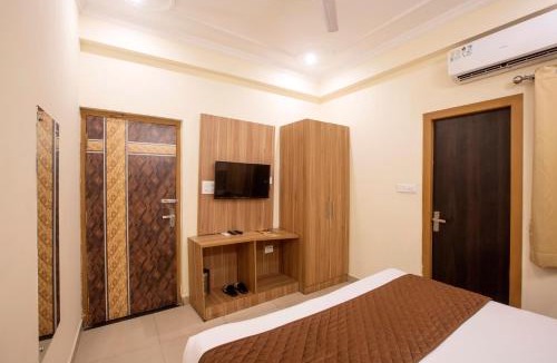 Noida Hotel | Hotel Lemon Suites & Banquet By Aura
