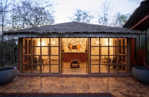 Turiya Hotel | Saj In The Forest, Pench