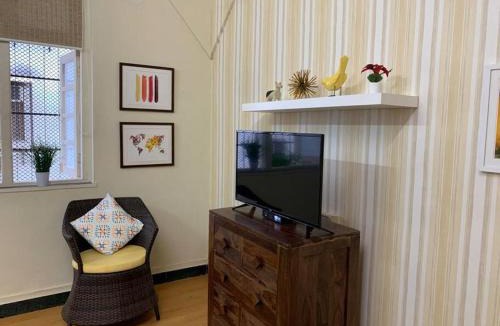 Khar Apartment | Dominos 1 BHK Apartment, Near Carter Road by Connket Homes