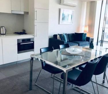 Neutral Bay Apartment | Stunning Apartment in Neutral Bay GRO17303