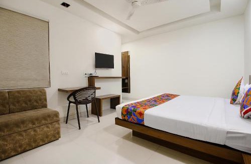 Bhopal Hotel | FabHotel Comfortable Stay