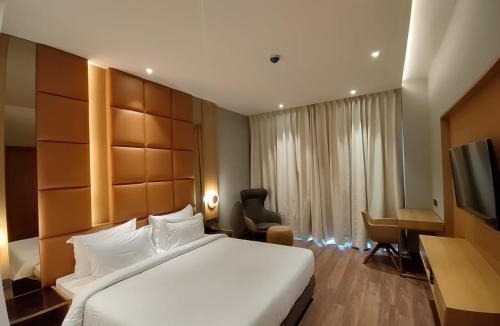 Gomti Nagar Hotel | Damson Plum