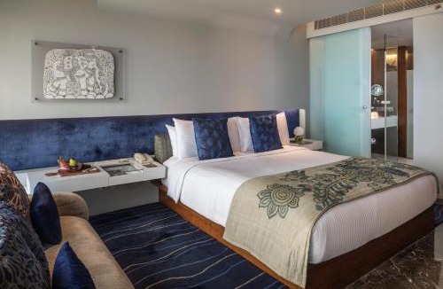Somajiguda Hotel | The Park Hyderabad, Banjara Hills near Hussain Sagar Lake