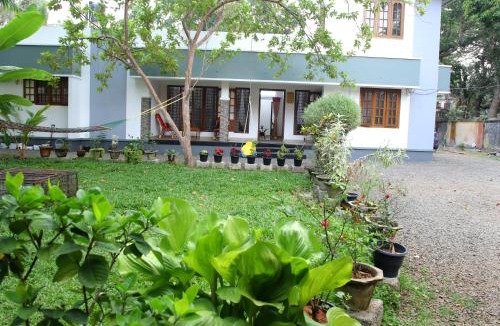 Mullakkal Bed & Breakfast | Snehatheeram Homestay