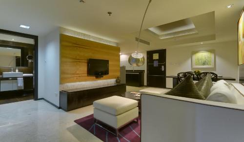 Koramangala Hotel | Davanam Sarovar Portico Suites