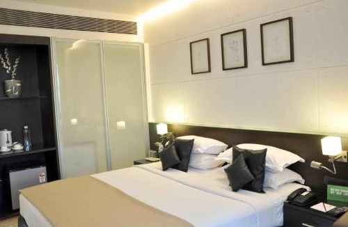 Ahmedabad Hotel | Comfort Inn Sunset