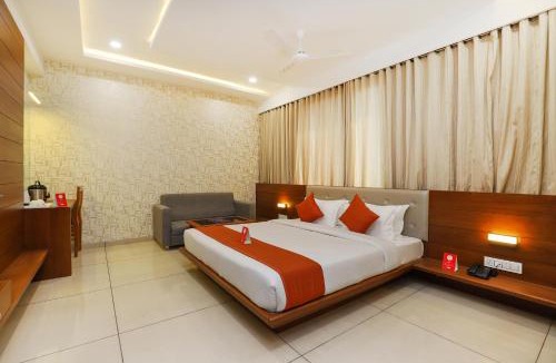Vadodara Hotel | Hotel Avista - Unmarried Couples and NRI not allowed