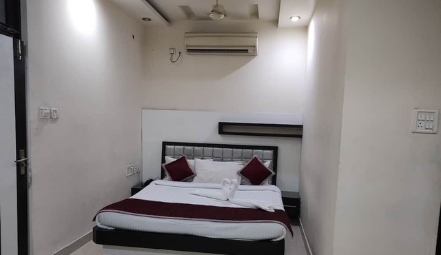 Hotel Samrat