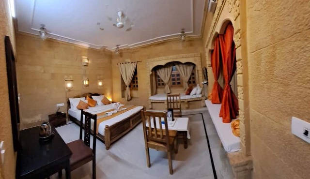 Wonbin Safari Hotel