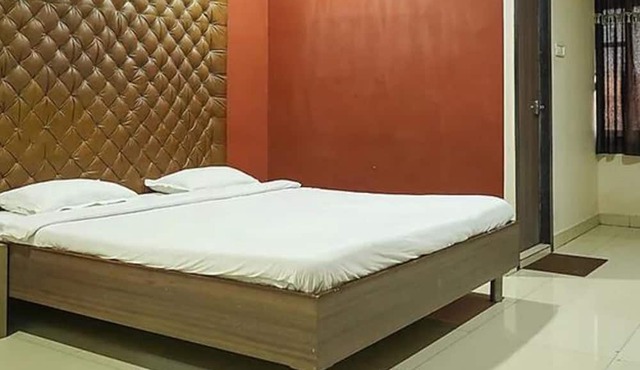Fabhotel Prime The Hindustan Residency
